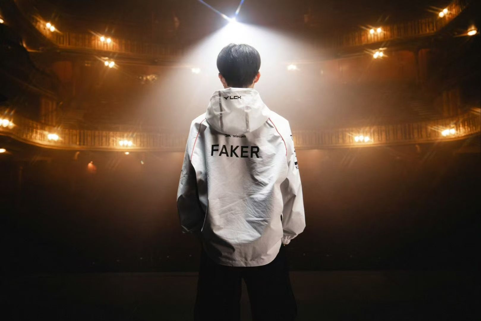 Royal Never Give Up 击败了 Oh My God ， Bilibili Gaming 以 2：1 战胜了 Weibo Gaming ，在 LPL 第二分区 2025