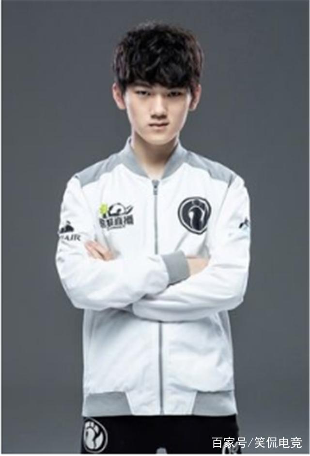 CNed对他在 FUT Esports 的新角色的疑虑：“我不在乎他们怎么说”